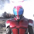 ����  